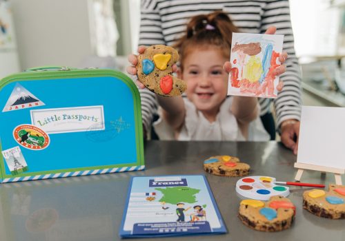 Make paint palette cookies with Baby Boy Bakery and Little Passports
