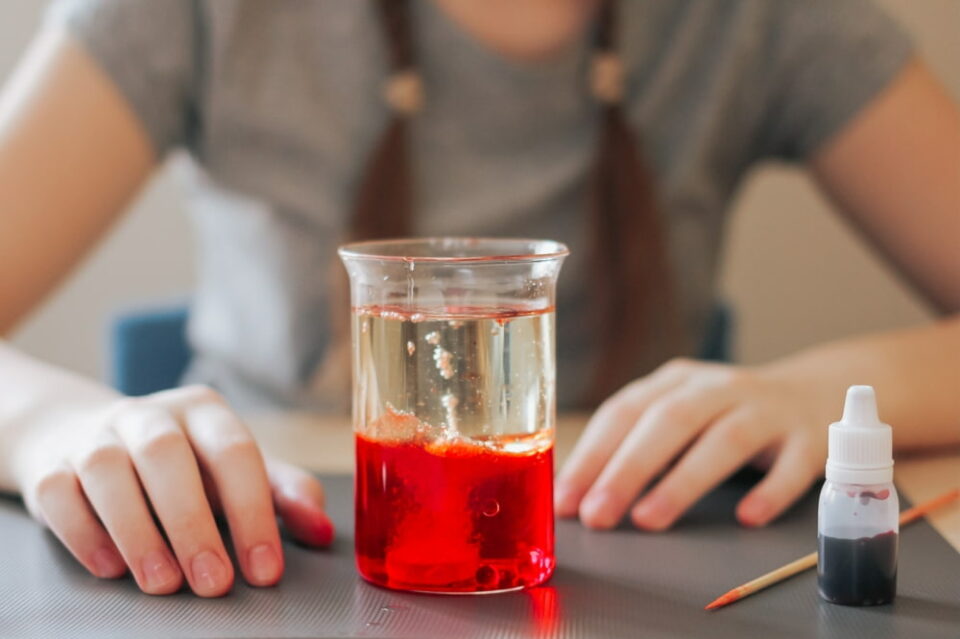 A DIY lava lamp starting to fizz.