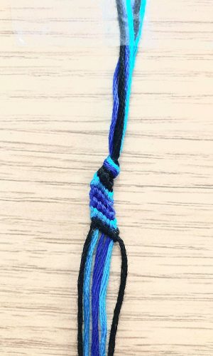 candy-stripe-knot