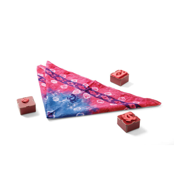 Design and dye bandanna product