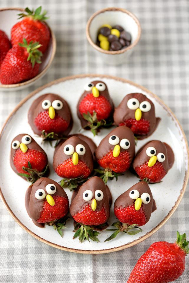 Chocolate-dipped strawberry birds