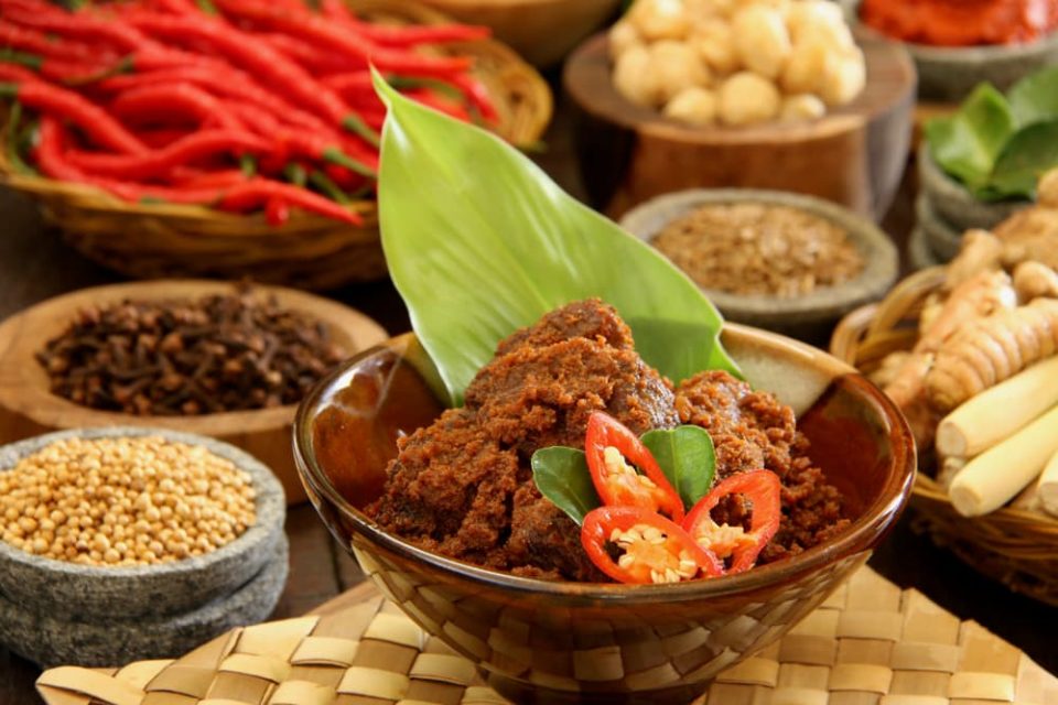 A bowl of Indonesidan rendang padang